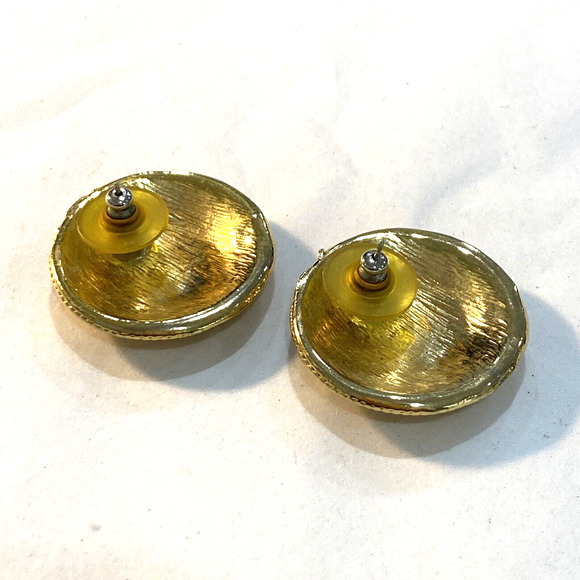 Vintage Y2K pierced earrings round goldtone with creamy white enamel centers - Picture 2 of 3